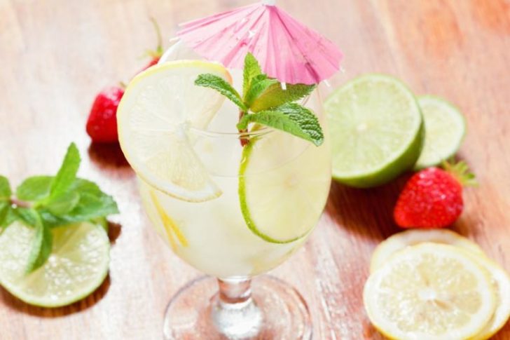 Coquetel de frutas sem álcool